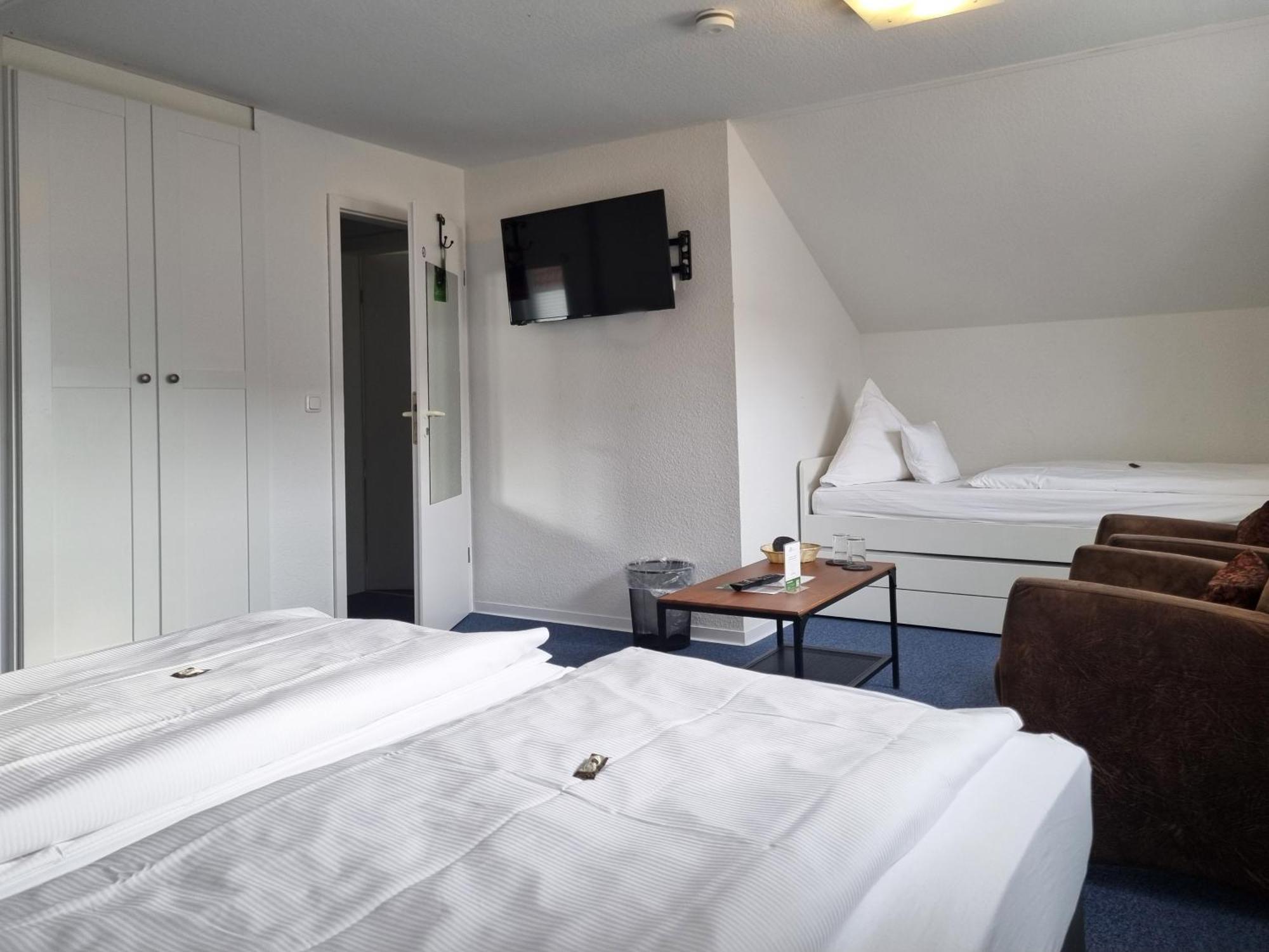 Hotel Dat Greune Eck Soltau Exteriör bild