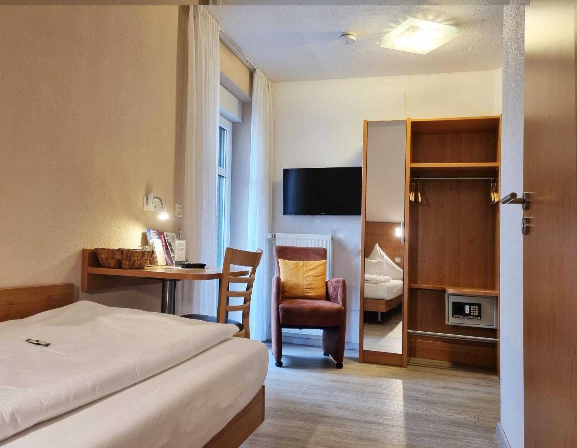 Hotel Dat Greune Eck Soltau Exteriör bild