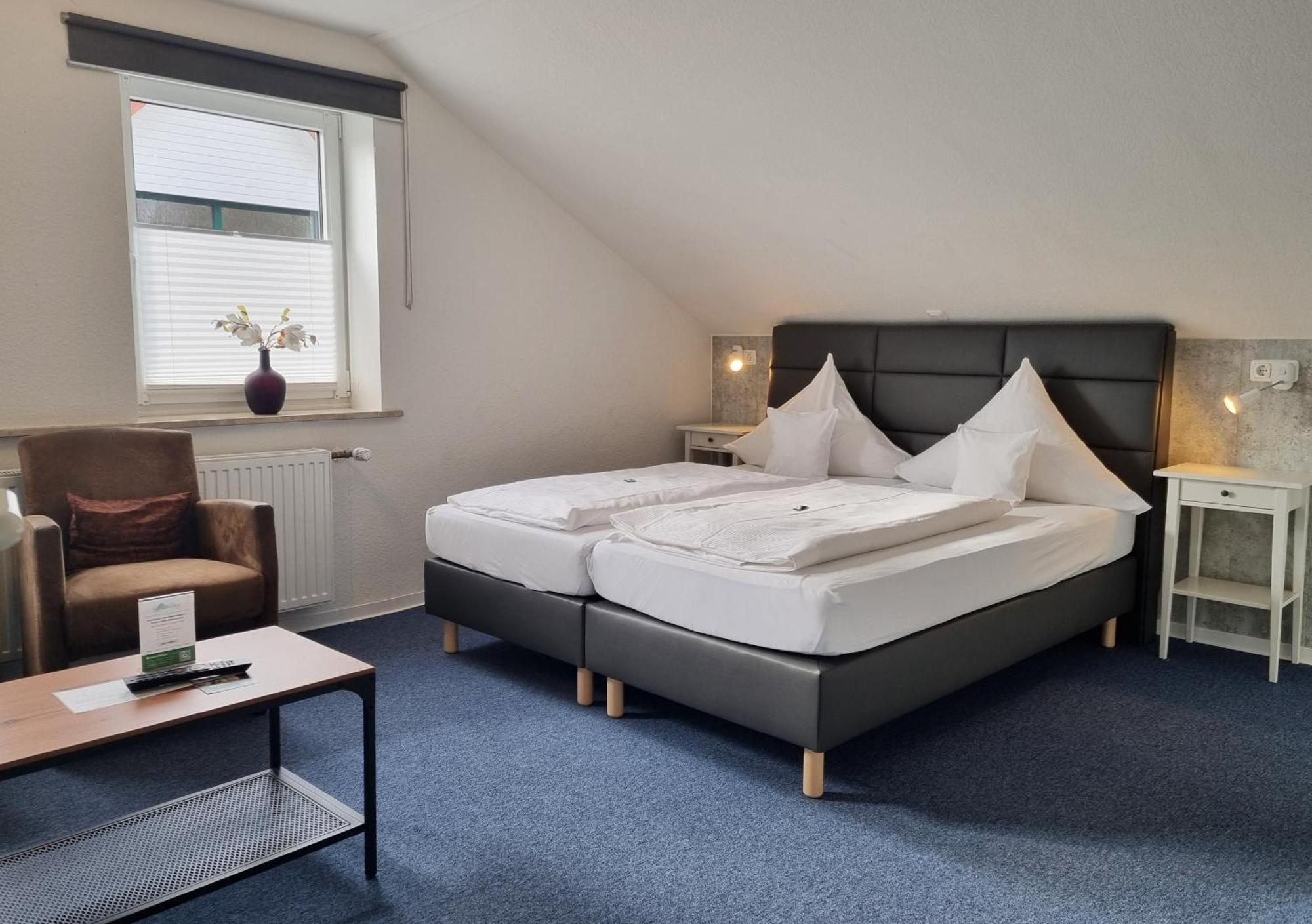 Hotel Dat Greune Eck Soltau Exteriör bild